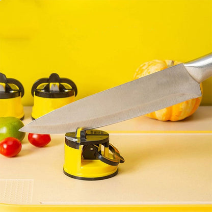 Knife sharpener with suction cup - compact and safe