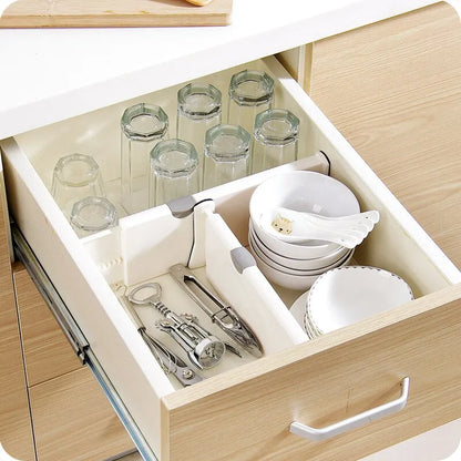 Adjustable drawer divider – flexible organization for the kitchen